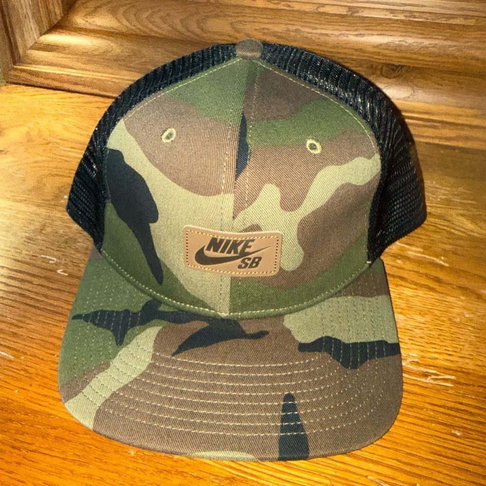 Nike SB Green and Brown Camouflage skate boarding Hat Rare!